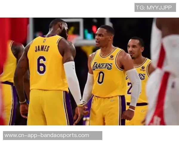 22-23赛季湖人队七名球员现身欧洲纳恩和加布里埃尔引人关注