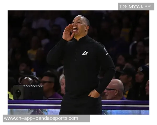 卢指导称赞布朗三分球表现称其为伟大球员应有的风范 卢指导称赞布朗三分球表现称其为伟大球员应有的风范