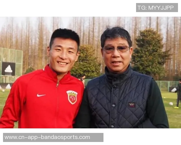 崇明五虎齐聚一堂武磊等人拜访徐根宝共话足球梦想